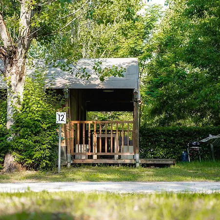 Luxe tent Glamping Tuscany