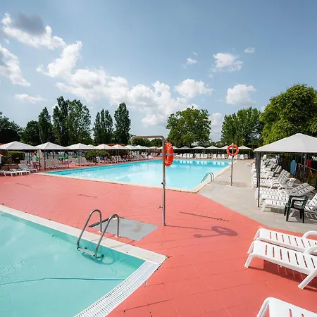 Glamping Tuscany Luxe tent Capannole